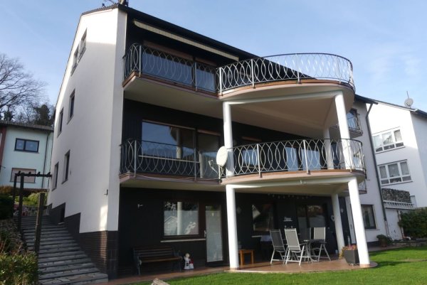 Gute Kapitalanlage oder Selbstbezug, 2 Familienhaus mit "ELW", in schöner Wohnlage in Breuberg-Sandbach